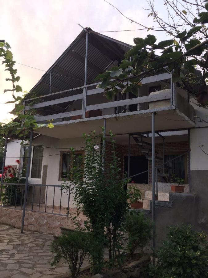 Mera Hostel Partskhanaqanevi Екстериор снимка