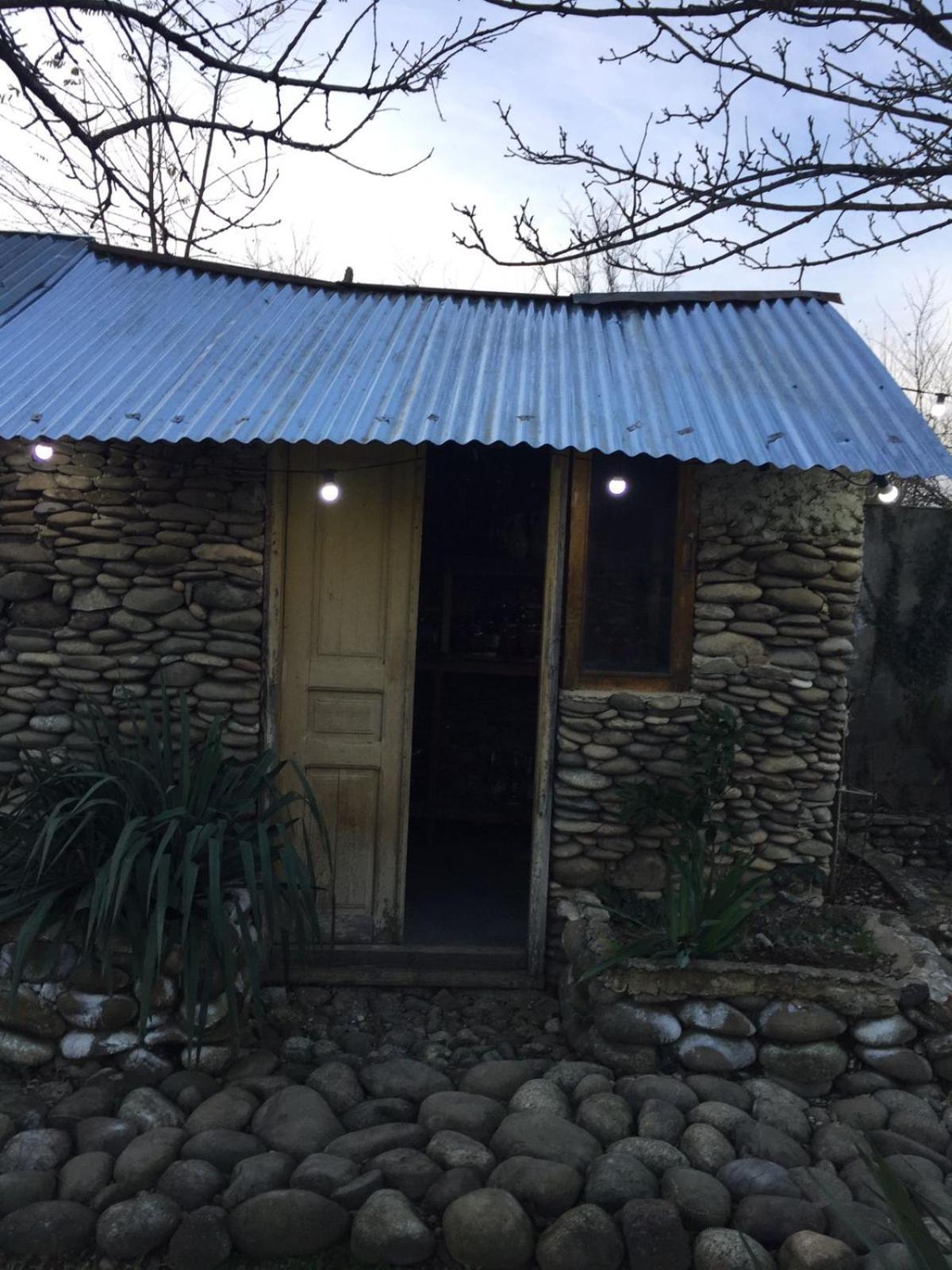 Mera Hostel Partskhanaqanevi Екстериор снимка